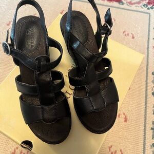 Women size 6 wedge sandal